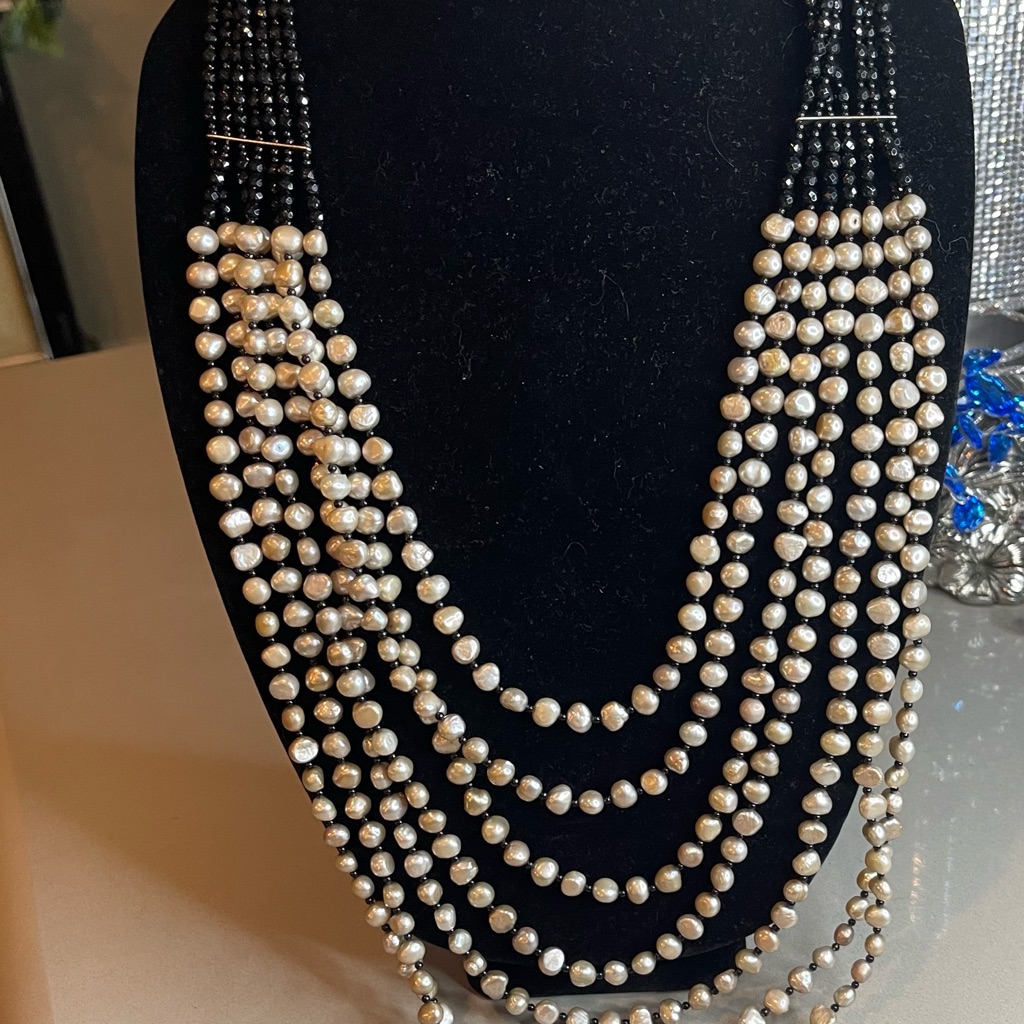 Gorgeous Black Spinel & Creamy Silver Pearl Necklace